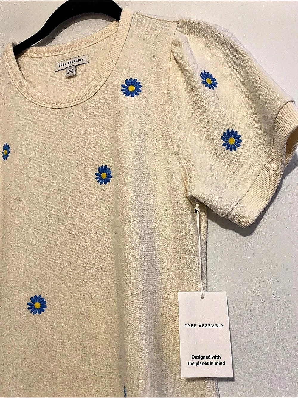 Free Assembly Floral Mini Dress in Cream Size Small NWT - Picture 3 of 8